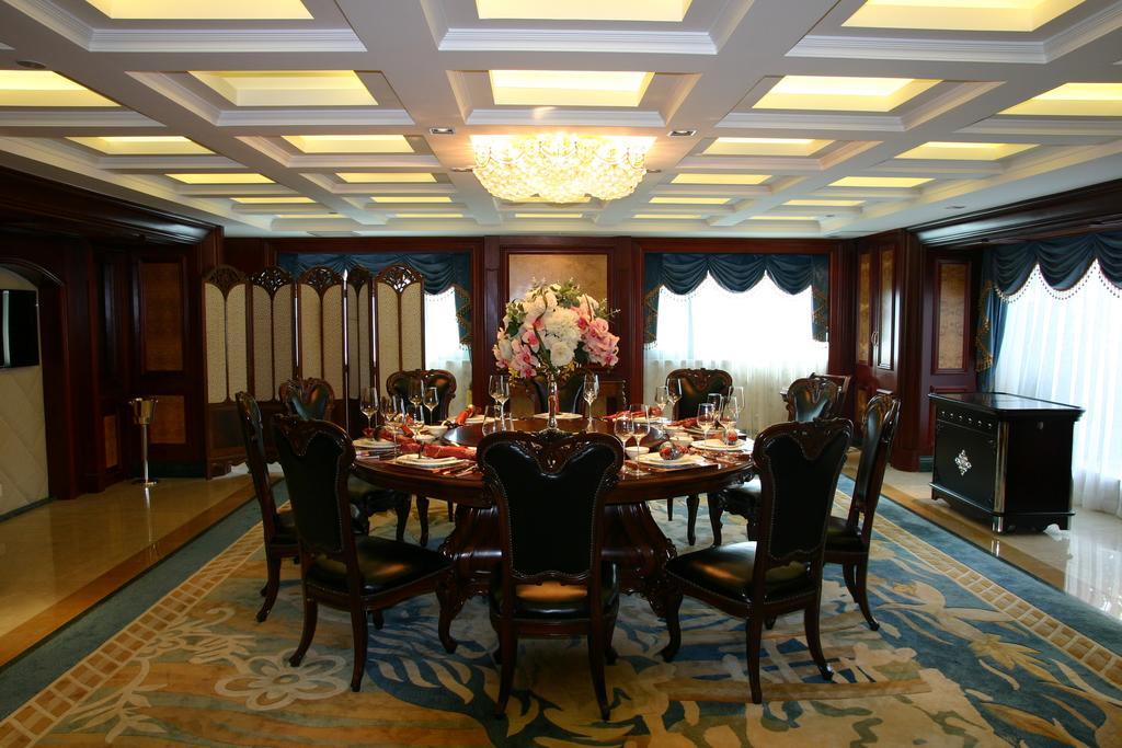 Dynasty International Hotel Kunming Exteriör bild