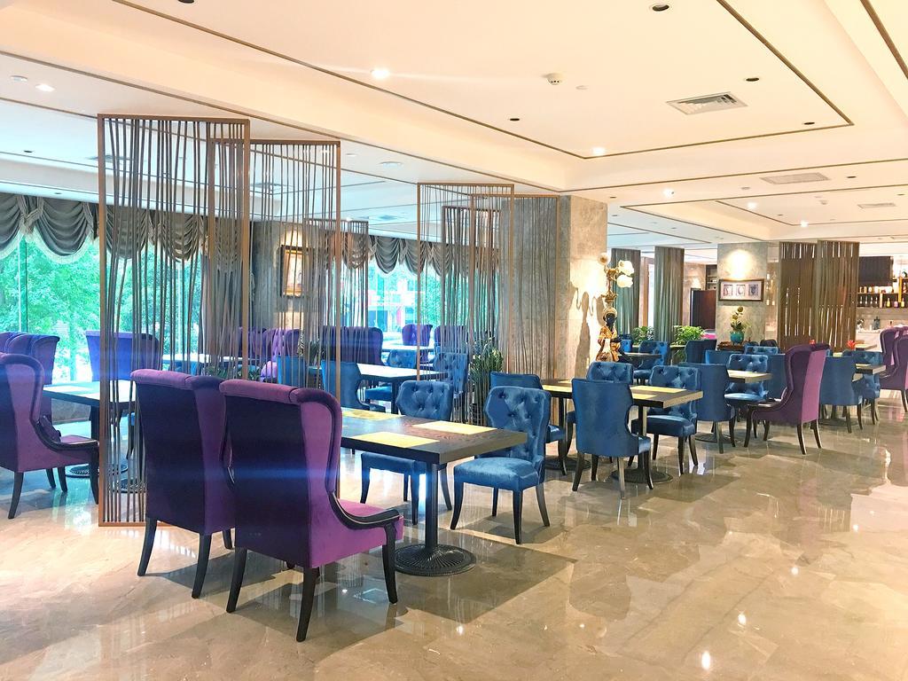 Dynasty International Hotel Kunming Exteriör bild