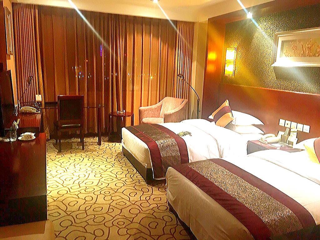 Dynasty International Hotel Kunming Exteriör bild